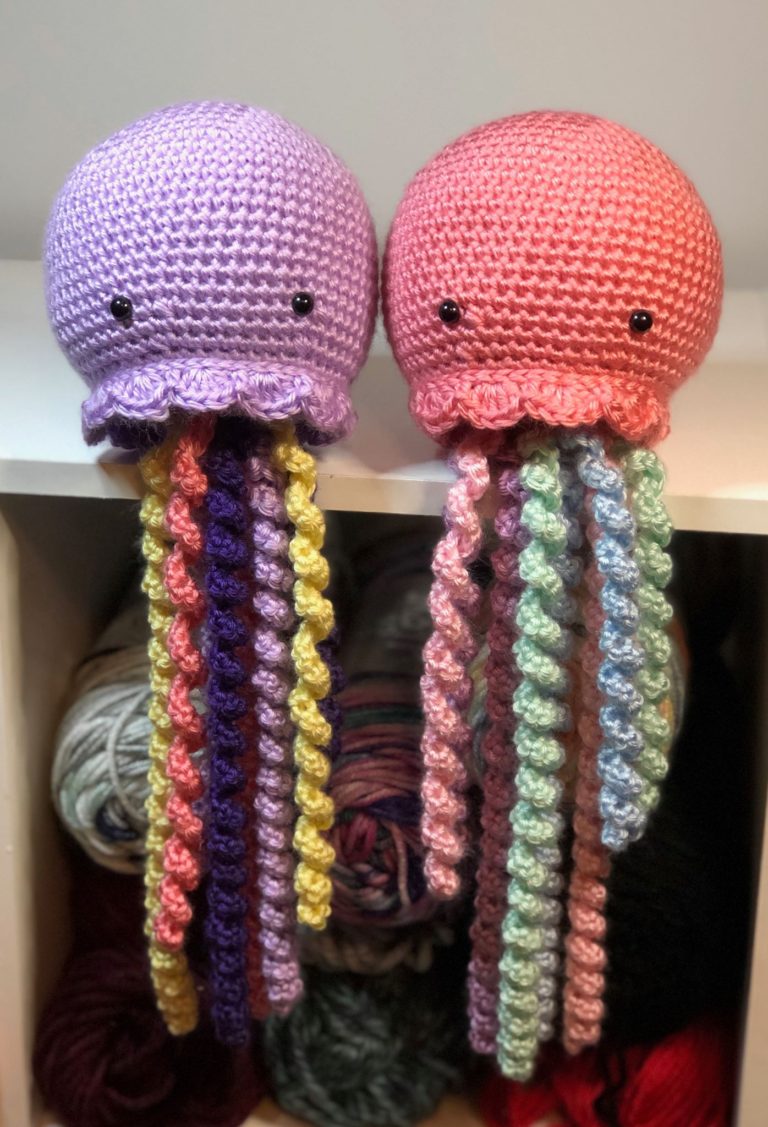 Amigurumi: Tips and Tricks Crocheting Stuffed Toys - Avery Lane