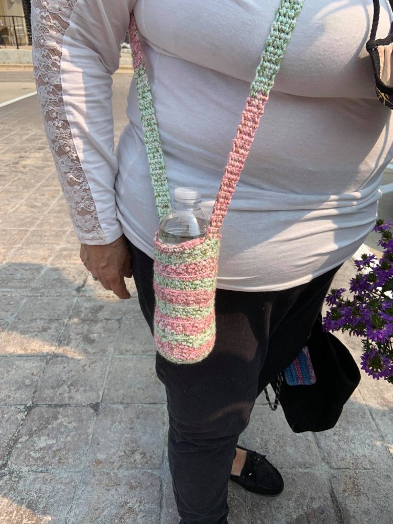 Free Crochet Pattern: Carry All Bottle Holder - Avery Lane Creations